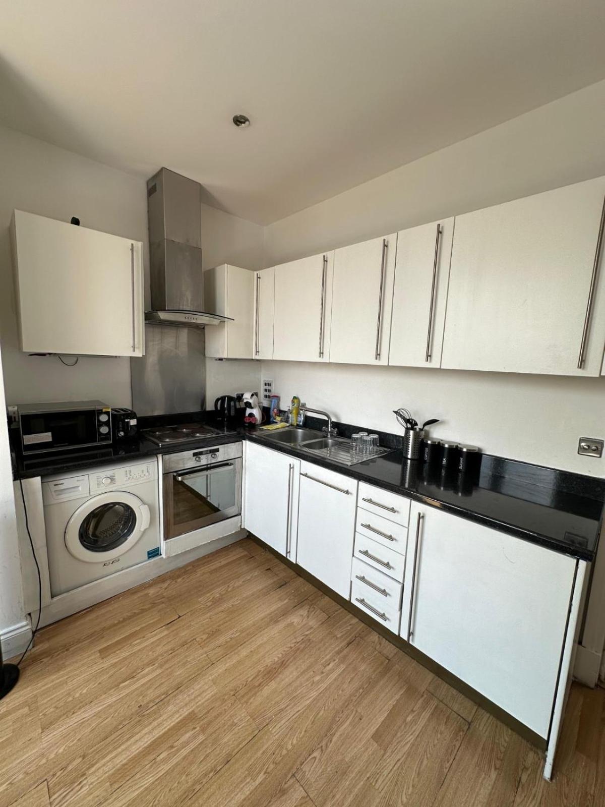 Comfortable - Cosy - Budget Studios In City Center Londyn Zewnętrze zdjęcie
